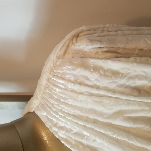 SAINT GENIES CREAM COLOR FLOCKED VELVET DRESS WITH BISHOP SLEEVES - Picture 6 of 9